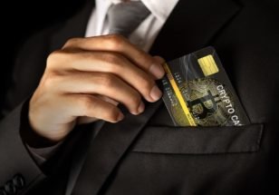 Crypto Cards Warns Banks of a New Payments Disruption